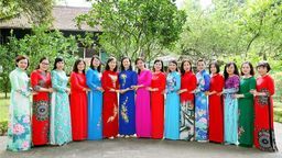 Trường Tiểu học Phan Chu Trinh với tuần lễ áo dài - tôn vinh bản sắc văn hoá dân tộc, tôn vinh nét đẹp người phụ nữ Việt Nam