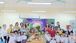 Vui hội trăng rằm cùng các bạn nhỏ trường Tiểu học Phan Chu Trinh