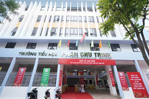 Lễ gắn biển công trình cấp Thành phố - trường Tiểu học Phan Chu Trinh