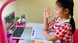 Giáo viên tổ chuyên môn khối 2 trường TH Phan Chu Trinh  dạy - học trực tuyến chương trình giáo dục phổ thông 2018  trong những tuần học đầu tiên