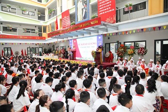 [Tin ảnh] Trường TH Phan Chu Trinh hân hoan chào đón năm học mới