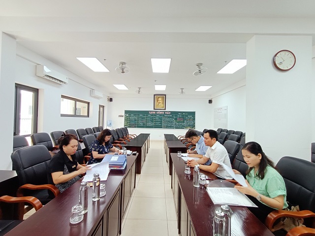 Trường Tiểu học Phan Chu Trinh đón đoàn kiểm tra An toàn thực phẩm