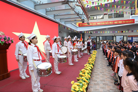 Trường Tiểu học Phan Chu Trinh tưng bừng kỉ niệm 41 năm Ngày Nhà giáo Việt Nam 20-11