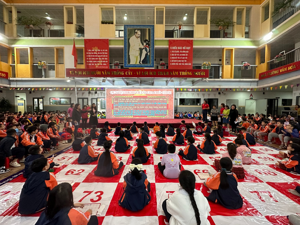 Cùng nhìn lại các hoạt động của Liên đội Tiểu học Phan Chu Trinh Chào mừng 41 năm Ngày Nhà giáo Việt Nam 20/11