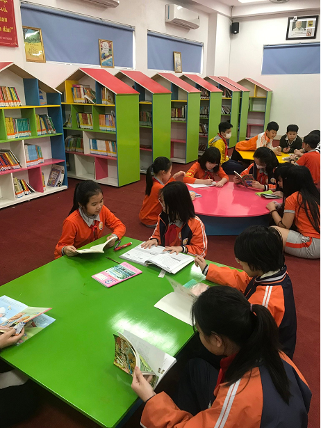 Khơi dậy tình yêu với sách qua tiết đọc sách thư viện tại TH Phan Chu Trinh