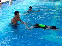 Quận Ba Đình: Mở các lớp dạy bơi miễn phí cho trẻ em có hoàn cảnh khó khăn, trẻ em có hoàn cảnh đặc biệt