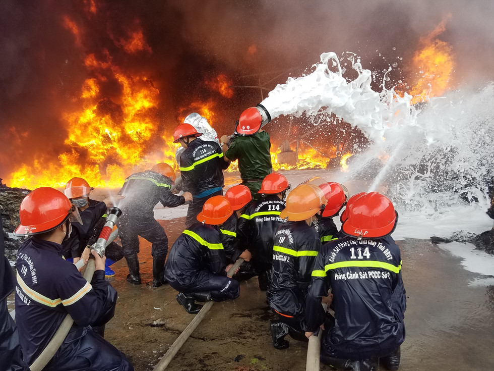Bộ Công an khuyến cáo về các biện pháp thoát nạn khi xảy ra cháy nổ