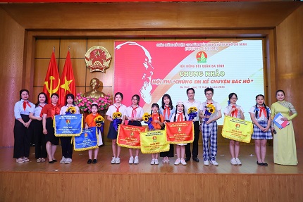 Những bông hoa nghìn việc tốt của liên đội Tiểu học Phan Chu Trinh dành Giải Nhất Hội thi “Chúng em kể chuyện Bác Hồ” Quận Ba Đình