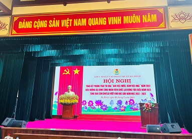 Trường Tiểu học Phan Chu Trinh vinh dự nhận khen thưởng của Liên đoàn Lao động quận Ba Đình năm 2023