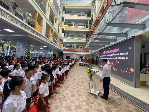 Trường TH Phan Chu Trinh tưởng niệm và quyên góp ủng hộ nạn nhân vụ cháy chung cư mini phố Khương Hạ, Thanh Xuân, Hà Nội