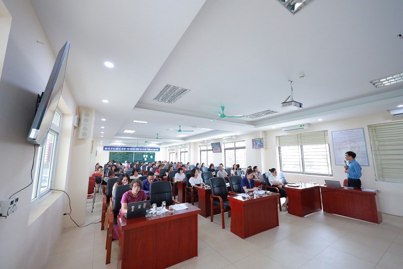 Trường TH Phan Chu Trinh tham gia tập huấn tăng cường chuyển đổi số trong công tác thư viện trường học