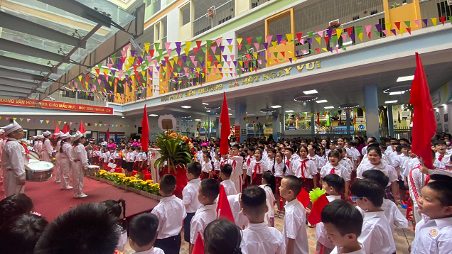 Trường Tiểu học Phan Chu Trinh tưng bừng Khai giảng năm học mới