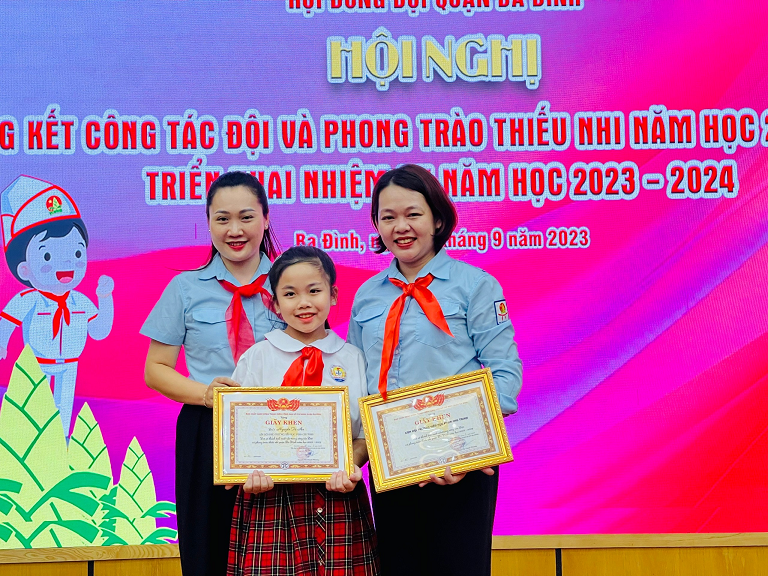 Liên đội trường Tiểu học Phan Chu Trinh hoàn thành xuất sắc trong  công tác Đội và phong trào thiếu nhi quận Ba Đình năm học 2022 – 2023