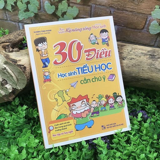 Trường Tiểu học Phan Chu Trinh giới thiệu cuốn sách “Rèn luyện kỹ năng sống dành cho học sinh - 30 điều học sinh tiểu học cần chú ý”