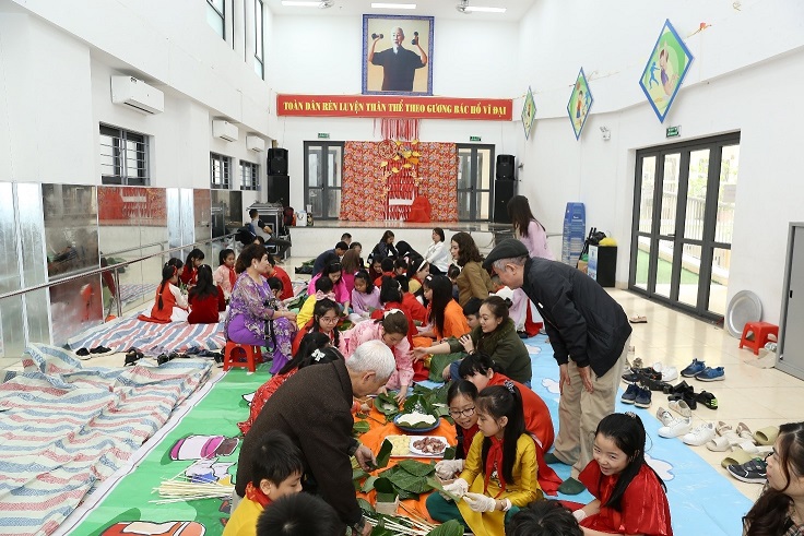 Lớp 4A trường Tiểu học Phan Chu Trinh với “Xuân gắn kết – Tết yêu thương”
